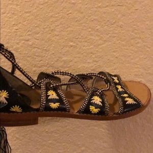 House of Harlow sandals